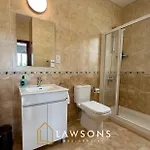 Beachside 5-bed With Private Pool 别墅 尼奥克瑞奥