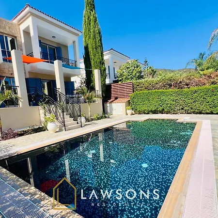 Beachside 5-bed With Private Pool