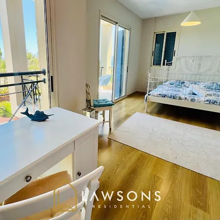 Villa Beachside 5-bed With Private Pool Neo Chorio