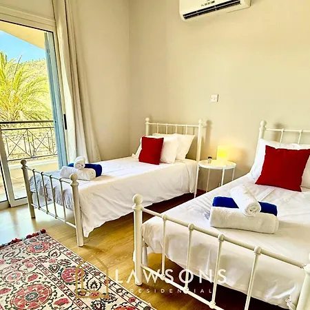 Beachside 5-bed With Private Pool * Neo Chorio