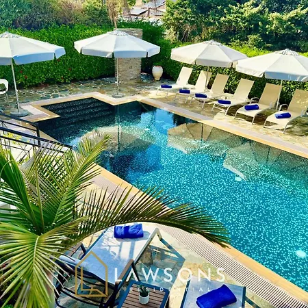 Beachside 5-bed With Private Pool Villa *