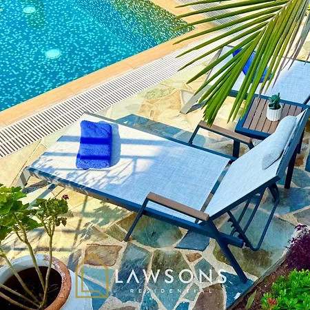 Villa Beachside 5-bed With Private Pool Neo Chorio