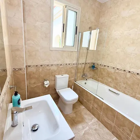 Willa Beachside 5-bed With Private Pool *