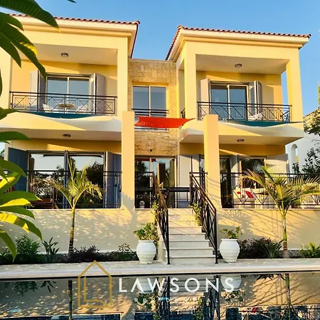 Villa Beachside 5-bed With Private Pool *