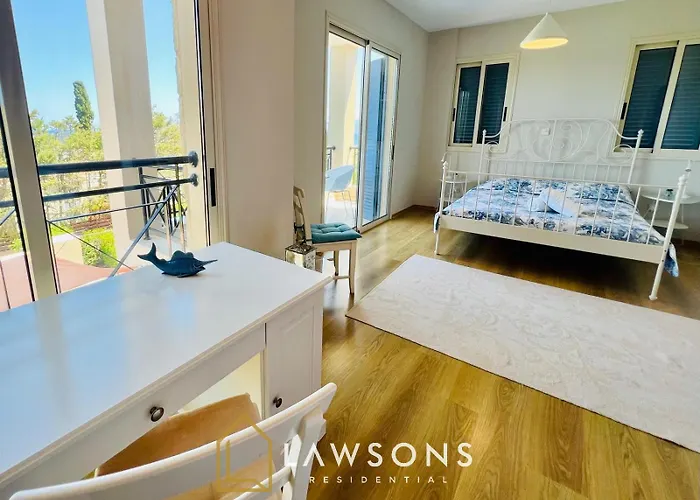 Vila Beachside 5-bed With Private Pool Neo Chorio