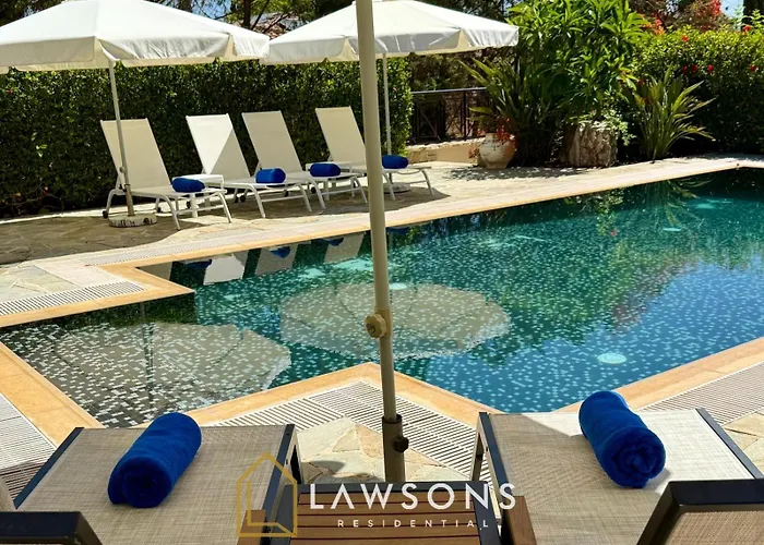 Beachside 5-bed With Private Pool * Neo Chorio