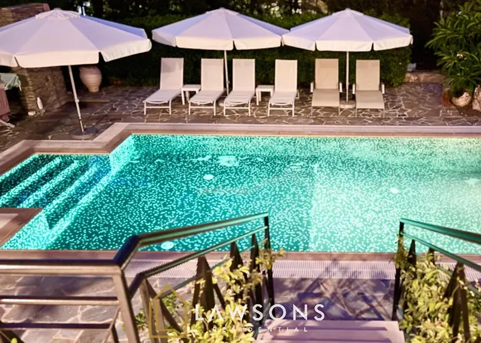 Beachside 5-bed With Private Pool * Neo Chorio