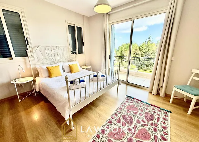 Beachside 5-bed With Private Pool Neo Chorio