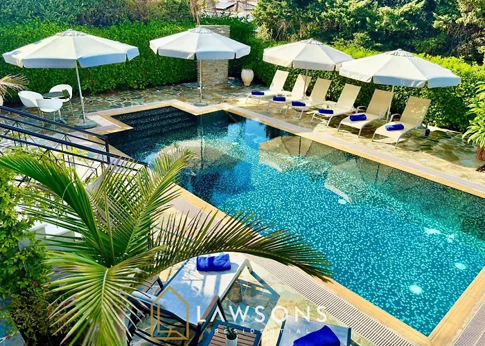 Beachside 5-bed With Private Pool Vila *