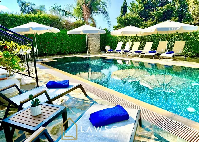 Beachside 5-bed With Private Pool Vila Neo Chorio